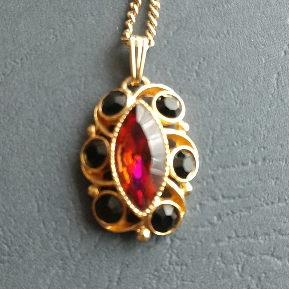 Vintage Sara Coventry Necklace